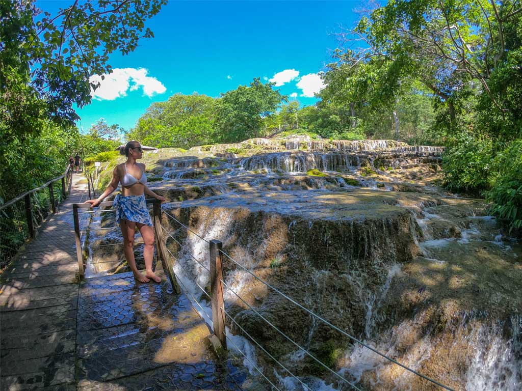 Cachoeira de Tufas Balneário Nascente Azul