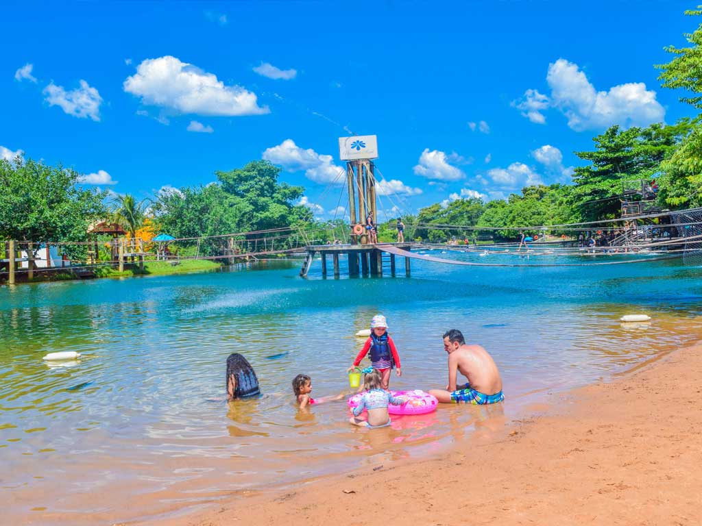 Bonito MS com crianças - Balneário Nascente Azul