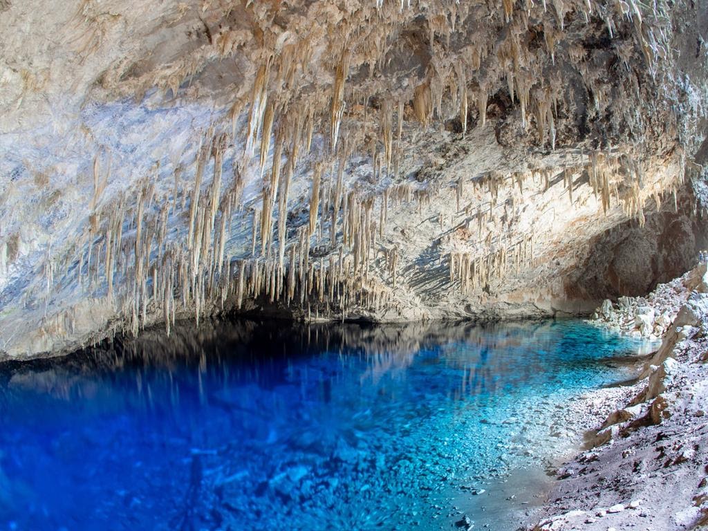 Gruta do Lago Azul - uma das maiores cavidades inundadas do mundo