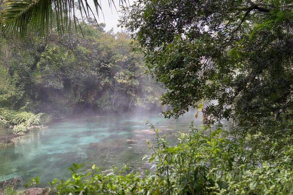 Rio Nascente Azul na inversão térmica